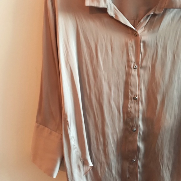 Halston Mauve/Nude satin button down shirt - Picture 3 of 7